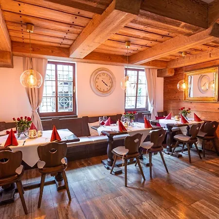 & Restaurant Ritter Joerg Sommerhausen