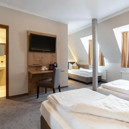 & Restaurant Ritter Joerg ホテル 4*