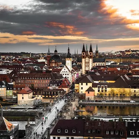 & Restaurant Ritter Joerg ホテル 4*